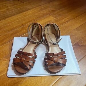 Wonderly Brown Leather Sandals